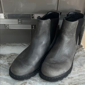 Sorel Lennox Chelsea Woman Waterproof  Gray Leather Ankle boots sz  9.5 Snow